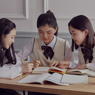서울, 대전, 대구, 부산 등 10개의 지점<br />
'더배움'의 강의를 전국 각지에서 수강할 수 있습니다.